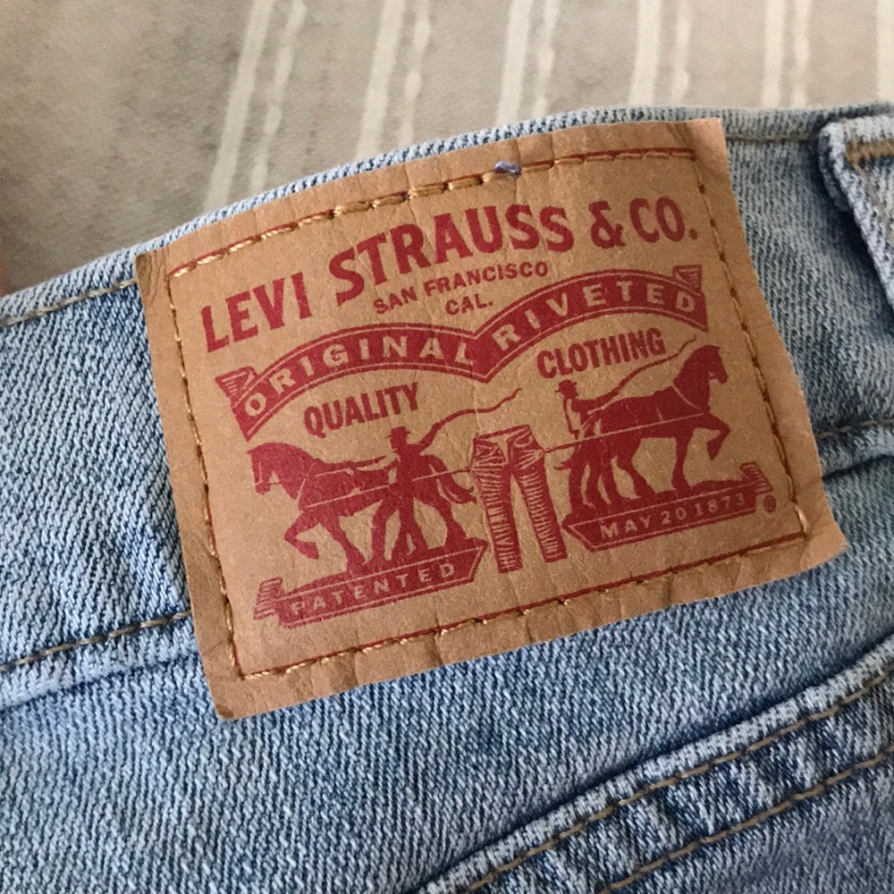 Levi shorts - Picture 4 of 4